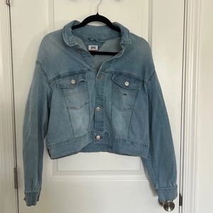 Tommy Hilfiger women’s cropped denim jacket size medium